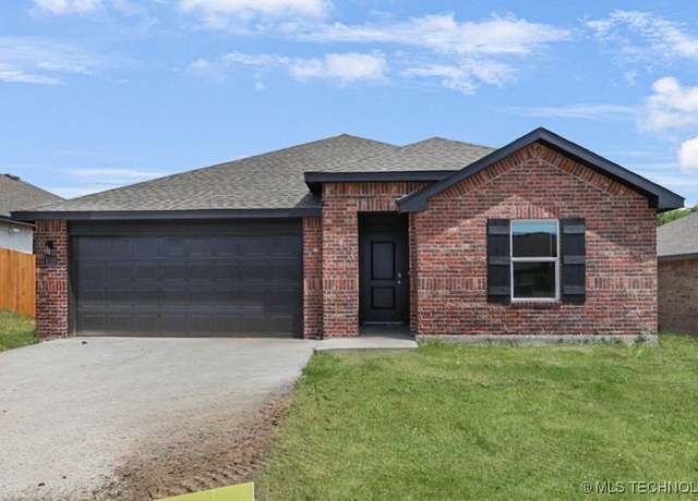 Property at 2112 E Urbana St, Broken Arrow, OK 74127, 5 beds, 3 baths