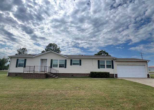 Property at 4301 Orchard Pkwy, Muskogee, OK 74403, 3 beds, 2 baths