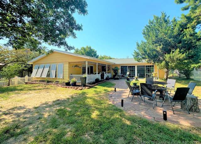 Property at 12198 Michael Blvd, Kingston, OK 73439, 3 beds, 2.5 baths