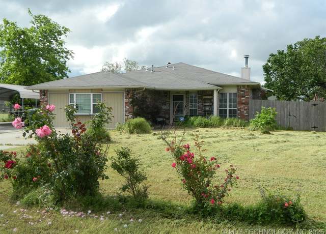Property at 15012 E 75th St N, Owasso, OK 74055, 3 beds, 2 baths