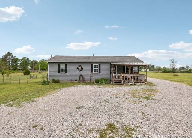 Property at 17425 E 118th St N, Collinsville, OK 74021, 3 beds, 2 baths