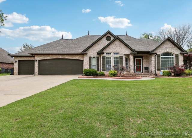 Property at 2563 E 138th Pl S, Bixby, OK 74008, 3 beds, 2.5 baths