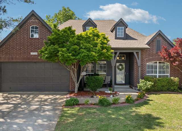 Property at 19709 E 50th St S, Broken Arrow, OK 74014, 3 beds, 2 baths
