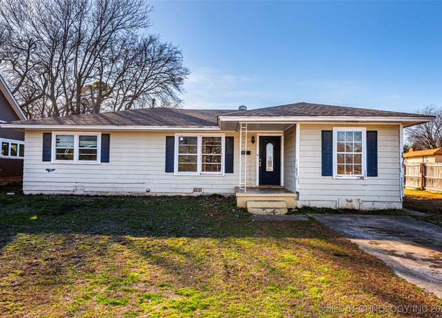 Property at 506 W 17th, Sulphur, OK 73086, 4 beds, 2 baths