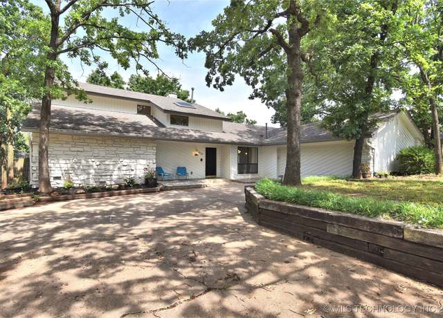 Property at 8504 S Winston Ave, Tulsa, OK 74137, 4 beds, 3 baths