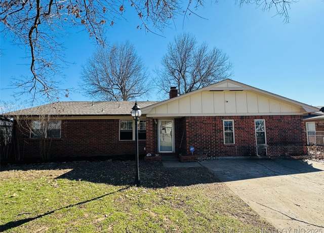 Property at 2905 Haddock Dr, Muskogee, OK 74401, 3 beds, 2 baths
