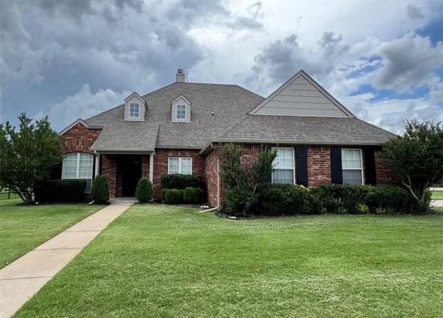 Property at 2000 W Vail St, Broken Arrow, OK 74012, 4 beds, 3 baths