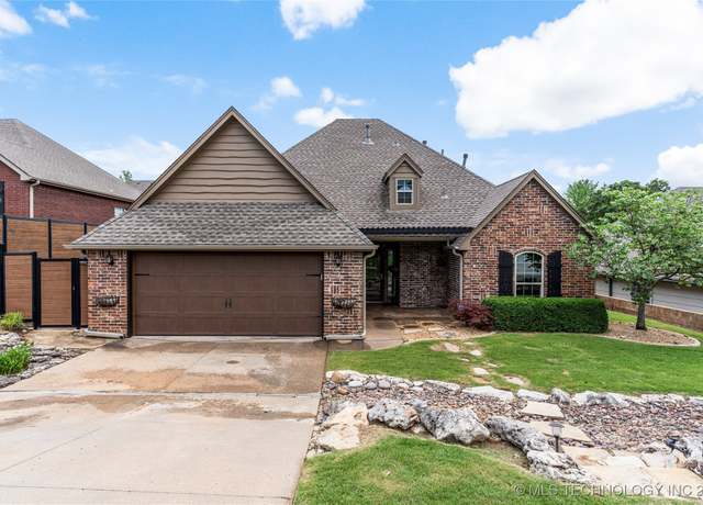 Property at 7416 W 40th St, Tulsa, OK 74107, 4 beds, 3 baths