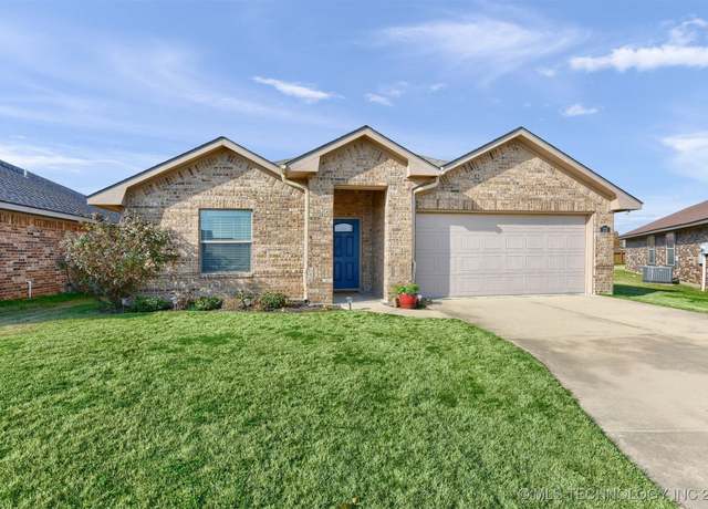 Property at 232 Cottonwood St, Calera, OK 74730, 3 beds, 2 baths