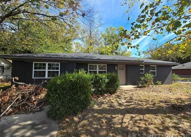 Property at 222 S 3rd Ave, Durant, OK 74701, 3 beds, 2 baths