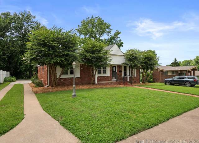 Property at 927 Macklyn Ln, Bartlesville, OK 74006, 3 beds, 2 baths