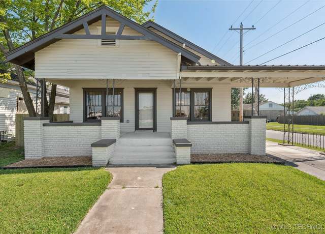 Property at 100 E 4th St, Skiatook, OK 74070, 2 beds, 1 bath