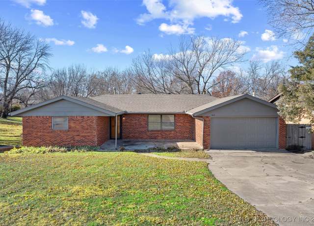 Property at 1613 SE Washington Blvd, Bartlesville, OK 74006, 4 beds, 2.5 baths