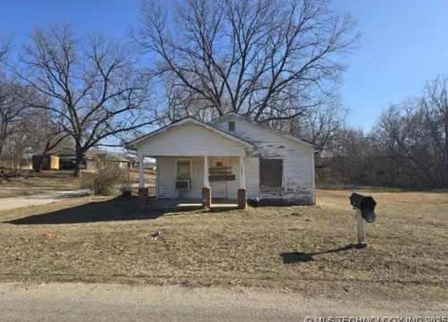 Property at 1201 S Alabama Ave, Okmulgee, OK 74447, 2 beds, 1 bath