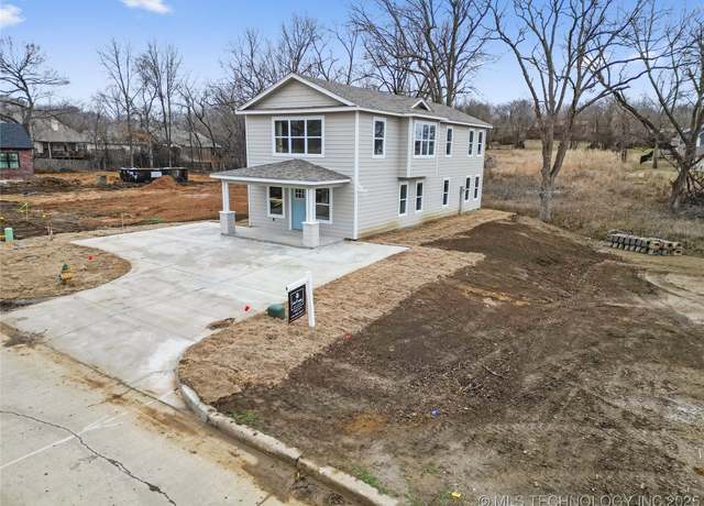 Property at 2002 W Driftwood Dr, Claremore, OK 74017, 4 beds, 2.5 baths