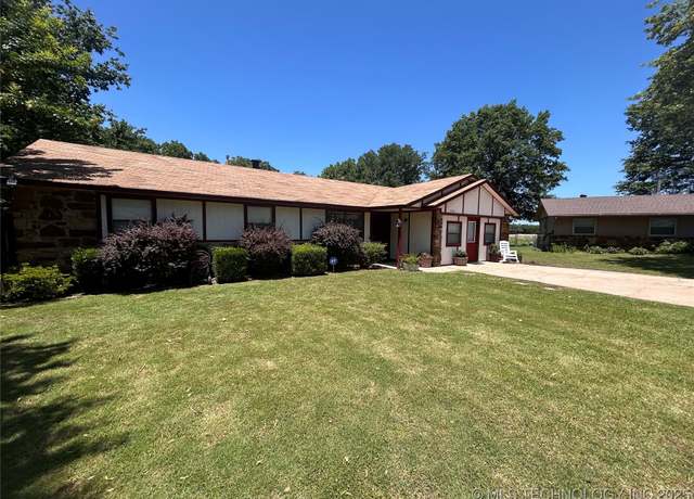 Property at 13600 S 285th East Ave, Coweta, OK 74429, 3 beds, 2 baths