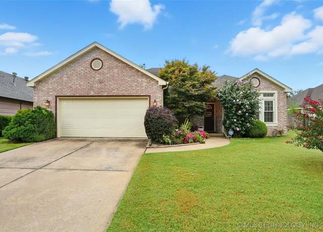 Property at 19802 E 38th St S, Broken Arrow, OK 74014, 3 beds, 2 baths