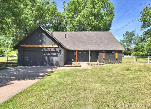 Property at 10314 S 194th Ave E, Broken Arrow, OK 74014, 4 beds, 3 baths