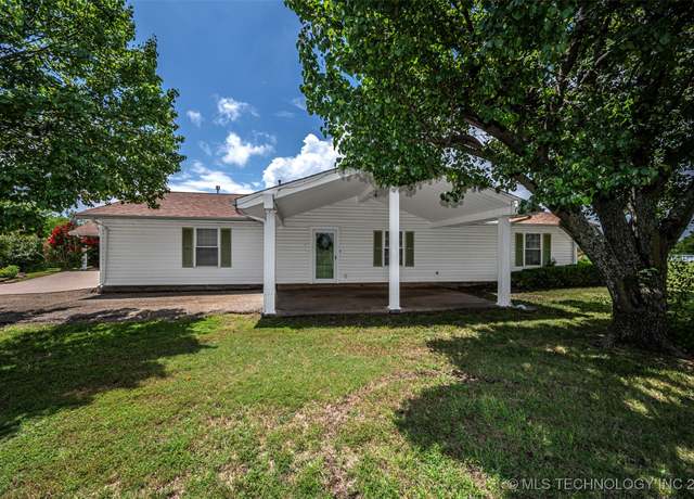 Property at 710 N Brethren Rd, Cushing, OK 74023, 3 beds, 2 baths