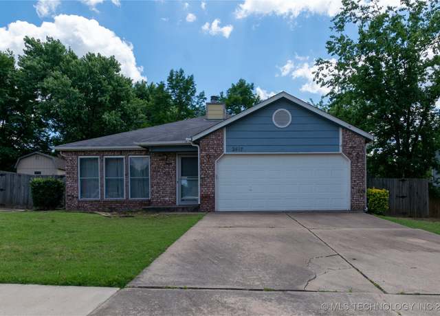 Property at 2417 W Delmar St, Broken Arrow, OK 74012, 3 beds, 2 baths