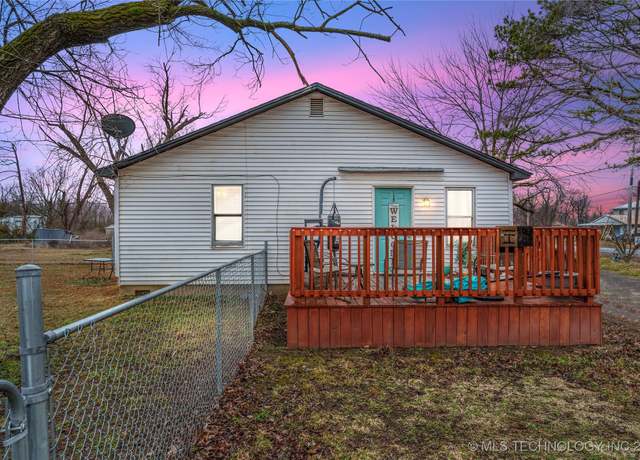 Property at 210 SW 2nd St SW, Inola, OK 74036, 2 beds, 1 bath