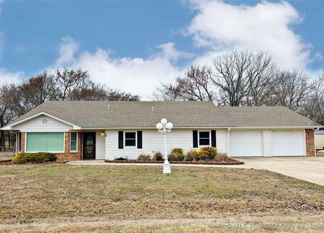 Property at 29 Pickle Ln, Heavener, OK 74937, 3 beds, 2 baths