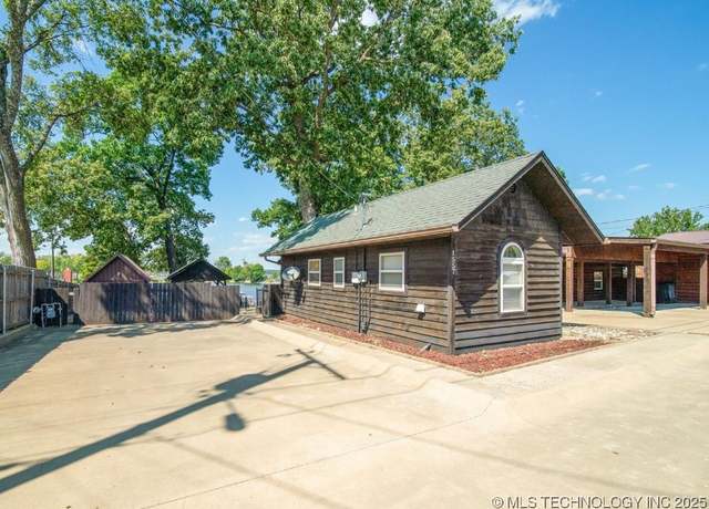 Property at 1557 110th St NW, Grove, OK 74344, 1 bed, 1 bath
