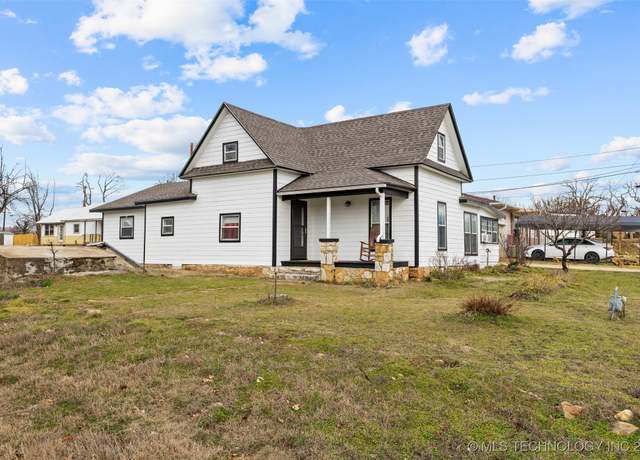 Property at 128 W Tahlequah, Sulphur, OK 73086, 3 beds, 2 baths