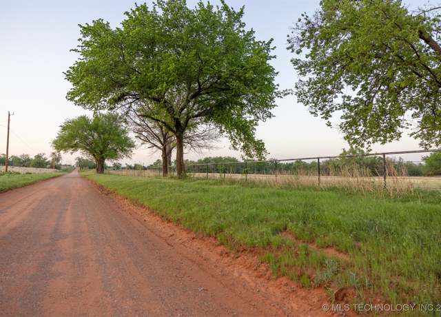 Property at 11 Westminster Ave, Guthrie, OK 73044