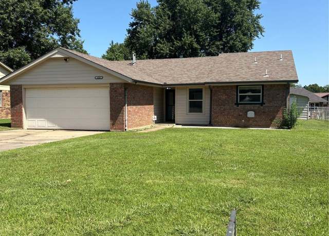 Property at 426 Burbank St, Muskogee, OK 74403, 3 beds, 2 baths