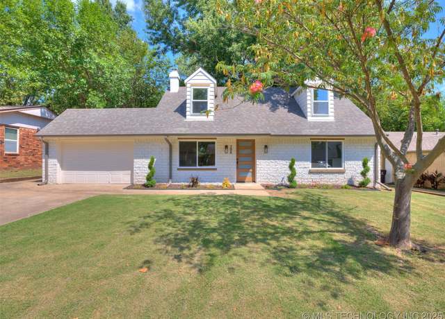Property at 208 W Waco St, Broken Arrow, OK 74011, 4 beds, 2.5 baths