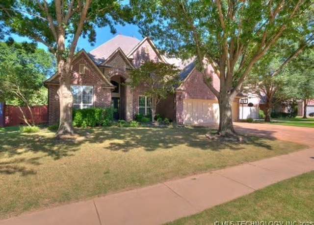 Property at 10213 S 88th EastAvenue, Tulsa, OK 74133, 4 beds, 3.5 baths