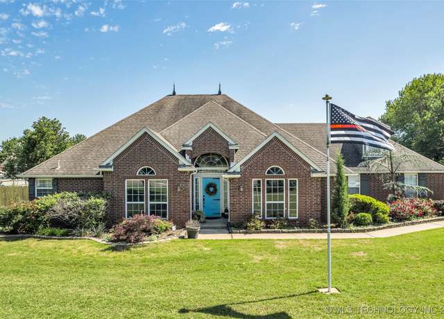 Property at 21580 E 101st St S, Broken Arrow, OK 74014, 3 beds, 2.5 baths