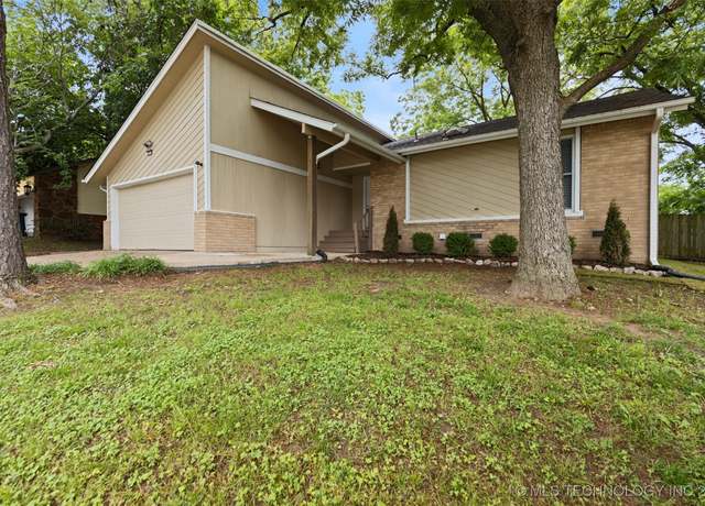 Property at 3034 W 70th St, Tulsa, OK 74132, 3 beds, 2 baths