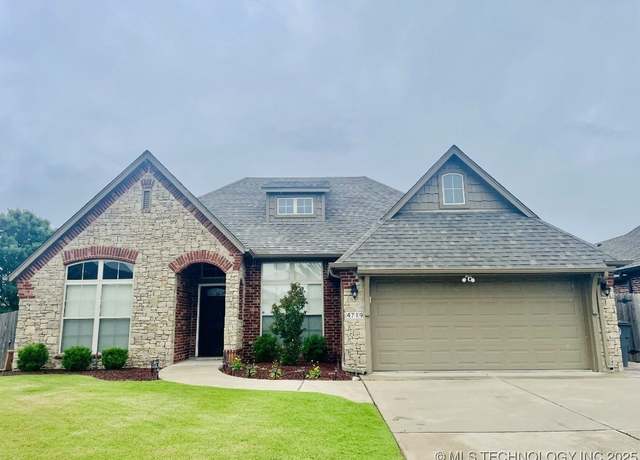 Property at 4719 S 177th EastPlace, Tulsa, OK 74134, 4 beds, 2 baths