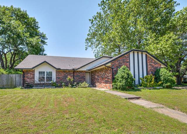 Property at 1213 S Chestnut Ave, Broken Arrow, OK 74012, 3 beds, 2 baths