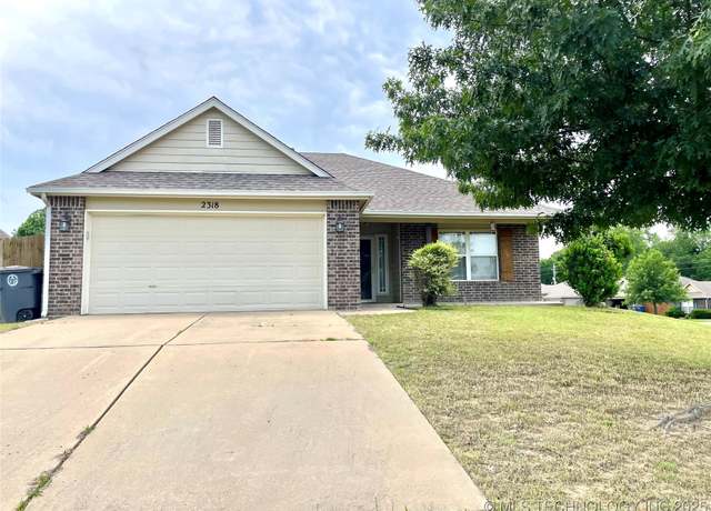 Property at 2318 W 33rd St, Tulsa, OK 74127, 3 beds, 2 baths