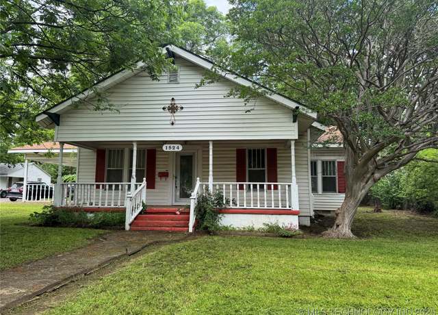 Property at 1524 W Maple St W, Durant, OK 74701, 3 beds, 1.5 baths