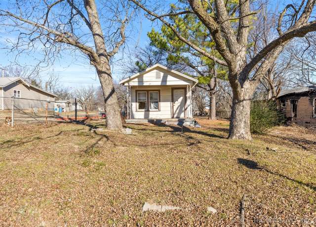 Property at 539 W 2nd, Konawa, OK 74849, 2 beds, 1 bath
