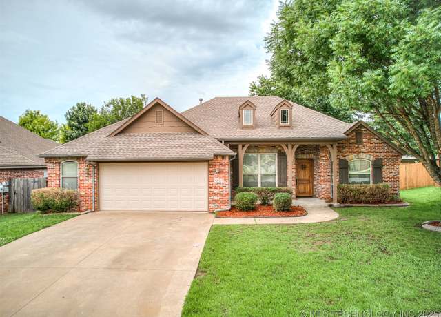 Property at 4667 E 144th Pl S, Bixby, OK 74008, 3 beds, 2 baths