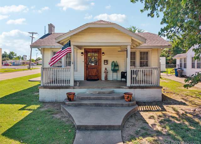 Property at 1703 S Gary Pl, Tulsa, OK 74104, 2 beds, 1 bath