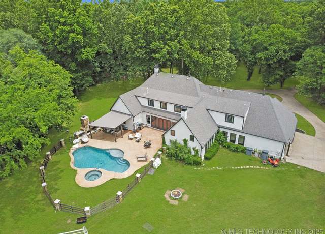 Property at 9914 S Garnett Rd, Broken Arrow, OK 74012, 5 beds, 4 baths