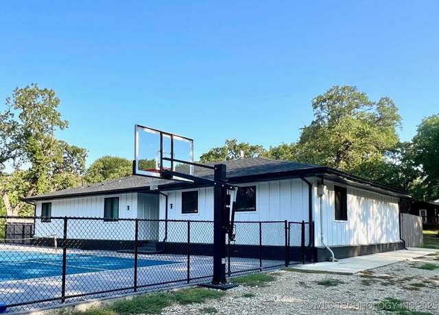 Property at 4055 Bowstring Rd, Kingston, OK 73439, 4 beds, 3 baths