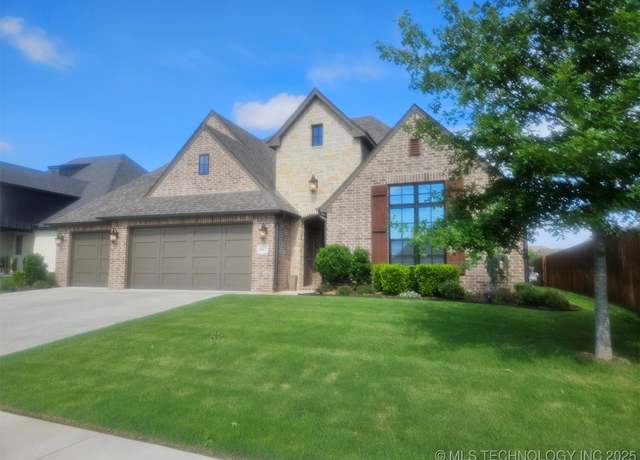 Property at 6617 S Indianwood Ave, Broken Arrow, OK 74011, 3 beds, 2.5 baths