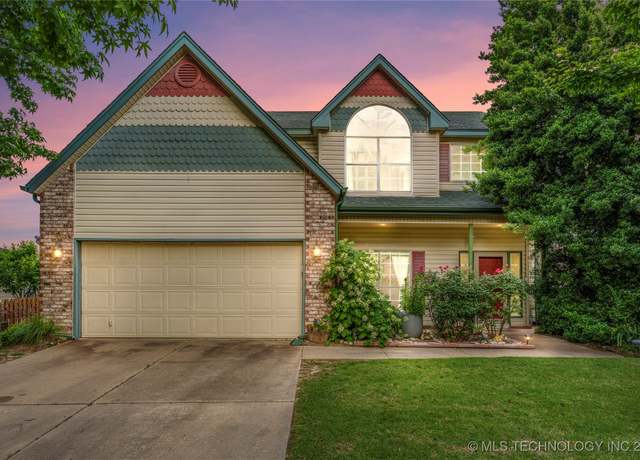 Property at 2006 S Cypress Ave, Broken Arrow, OK 74012, 4 beds, 2.5 baths