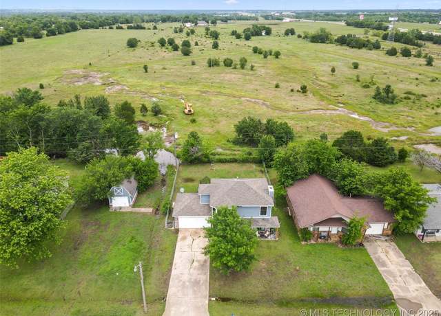 Property at 4211 E 101st St N, Sperry, OK 74073, 3 beds, 2.5 baths