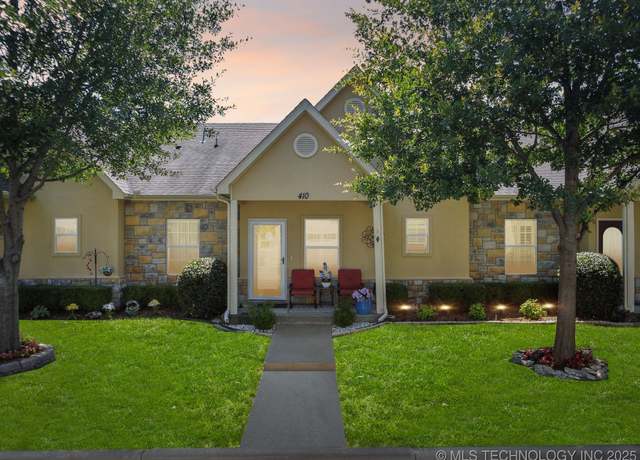 Property at 410 S Desert Palm Pl, Broken Arrow, OK 74012, 2 beds, 2 baths