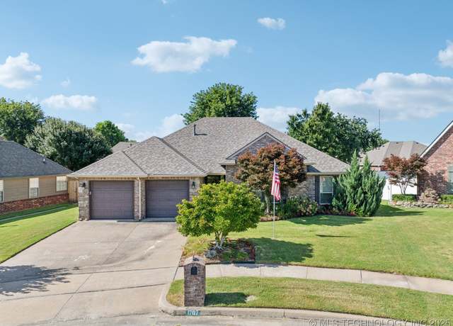 Property at 1707 W Charleston Ct, Broken Arrow, OK 74011, 3 beds, 2 baths