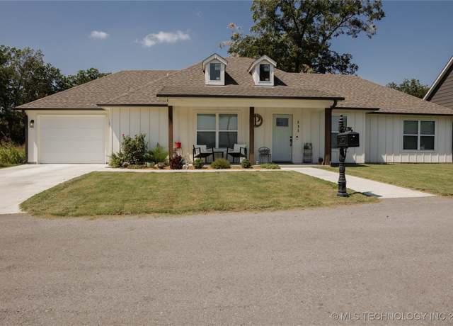 Property at 531 S Pine St, Claremore, OK 74017, 3 beds, 2 baths