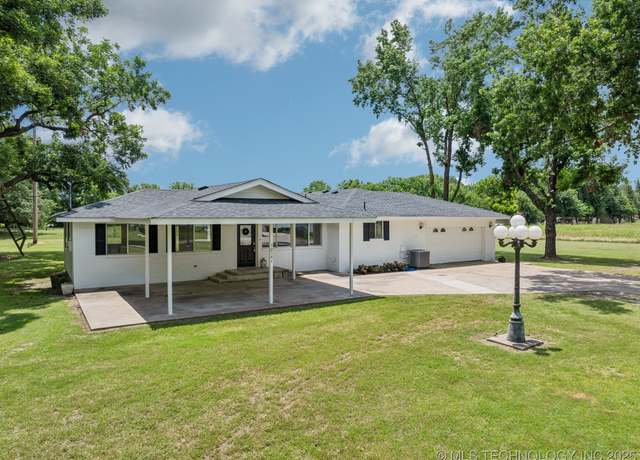 Property at 10541 Sahoma Lake Rd, Sapulpa, OK 74066, 3 beds, 2.5 baths